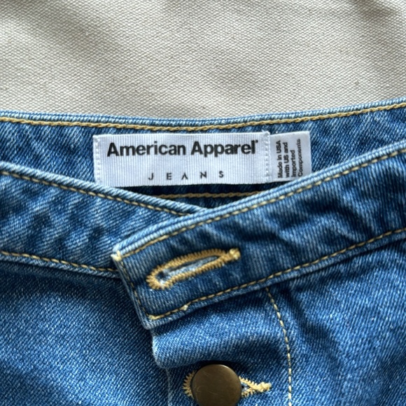 American Apparel Vintage-inspired denim skirt - Picture 2 of 3